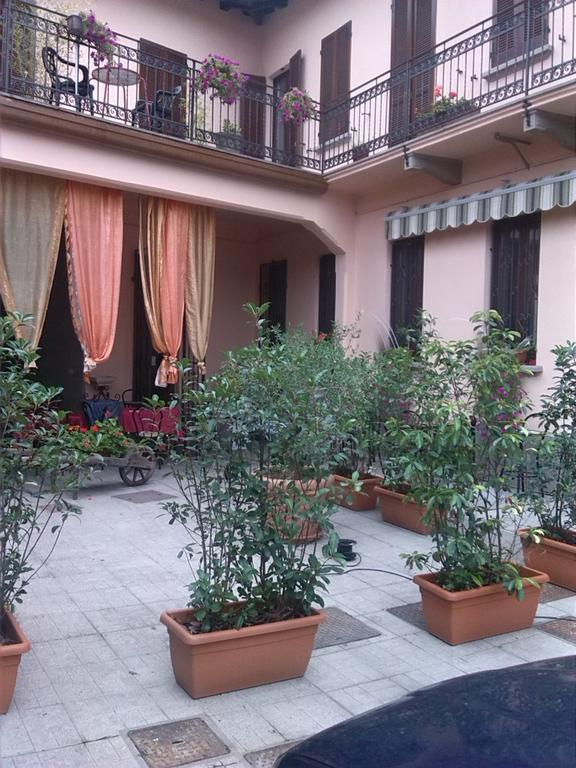 La Corte Del Poeta Hotel Buscate Esterno foto