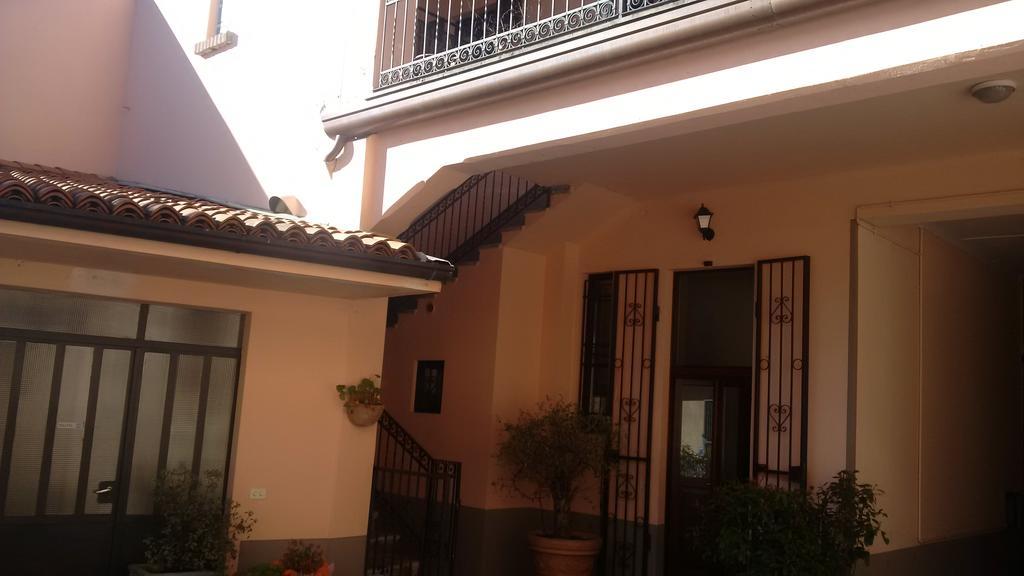 La Corte Del Poeta Hotel Buscate Esterno foto