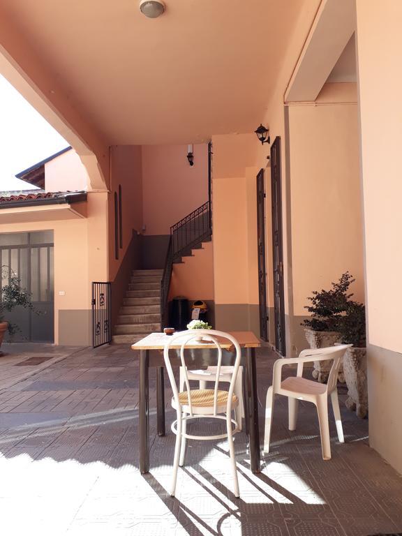 La Corte Del Poeta Hotel Buscate Esterno foto